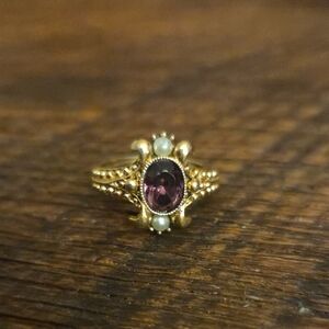 Vintage Avon Queensland Amethyst And Pearl Ring